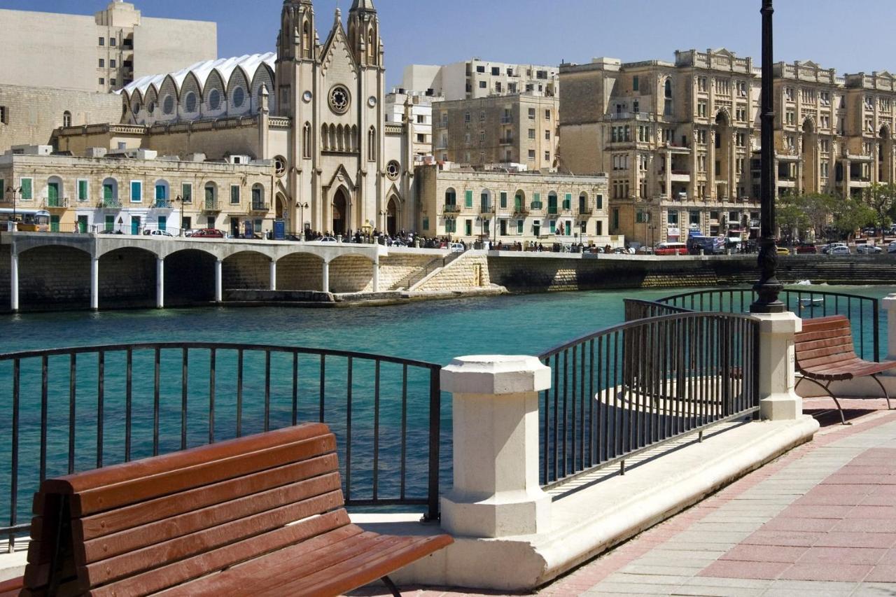 Prime Location Apartment With Side Seaviews Sliema Esterno foto