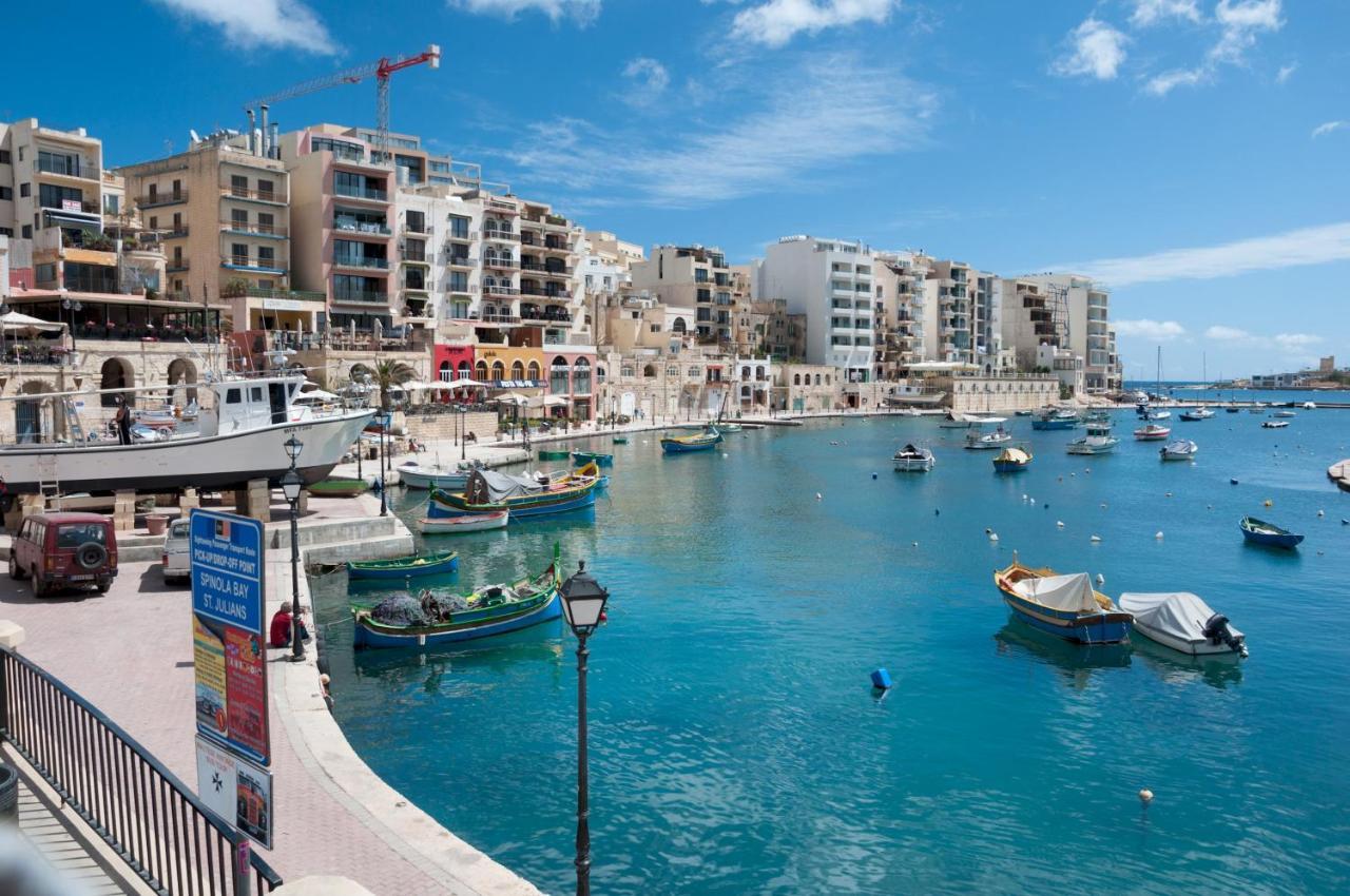 Prime Location Apartment With Side Seaviews Sliema Esterno foto