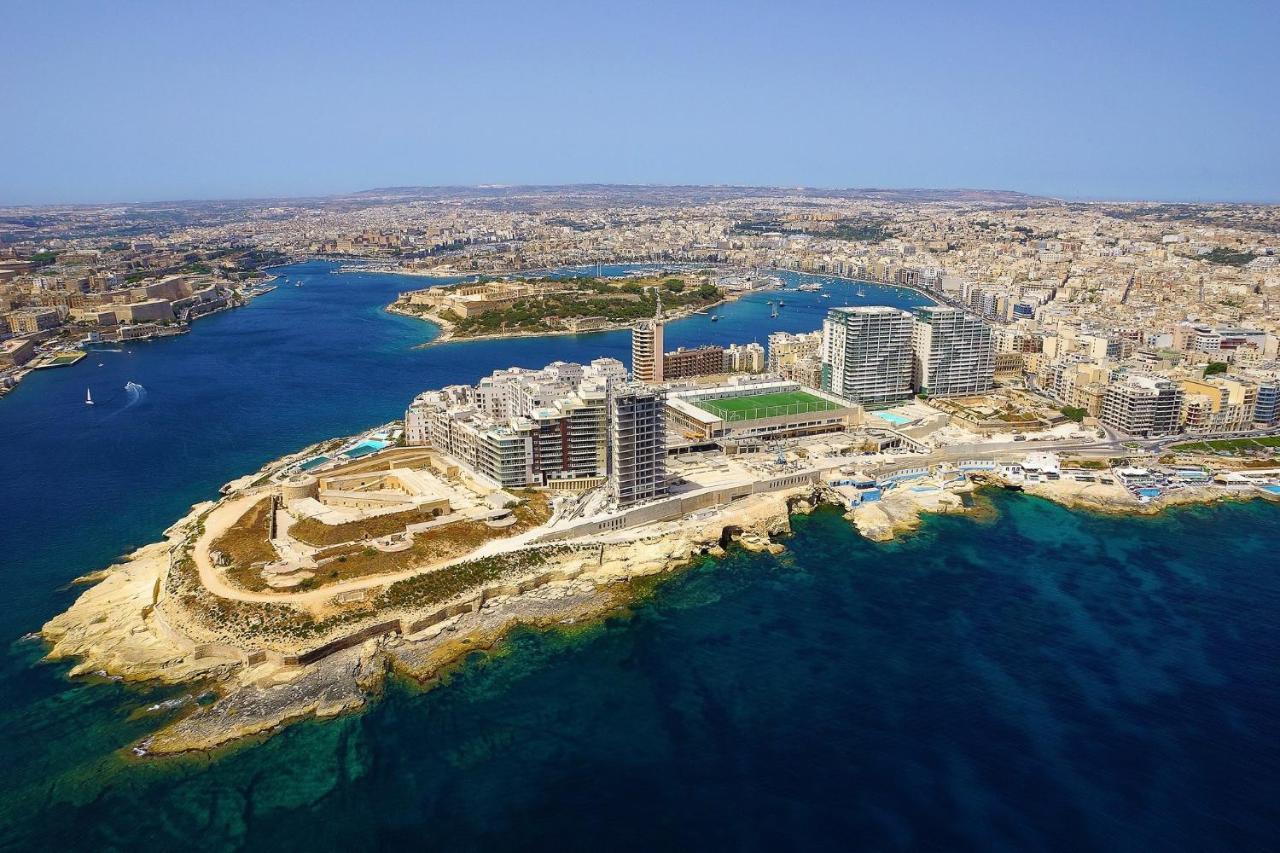 Prime Location Apartment With Side Seaviews Sliema Esterno foto